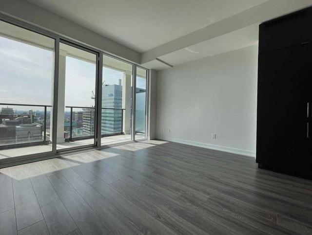 2411 - 20 Edward St, Condo with 2 bedrooms, 2 bathrooms and 0 parking in Toronto ON | Image 3