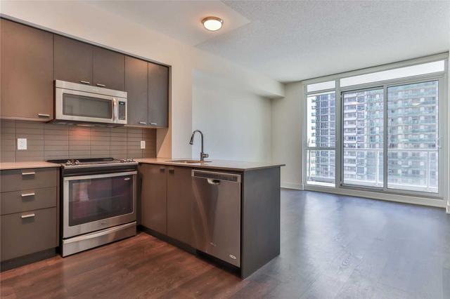 809 - 30 Roehampton Ave, Condo with 1 bedrooms, 1 bathrooms and 1 parking in Toronto ON | Image 12