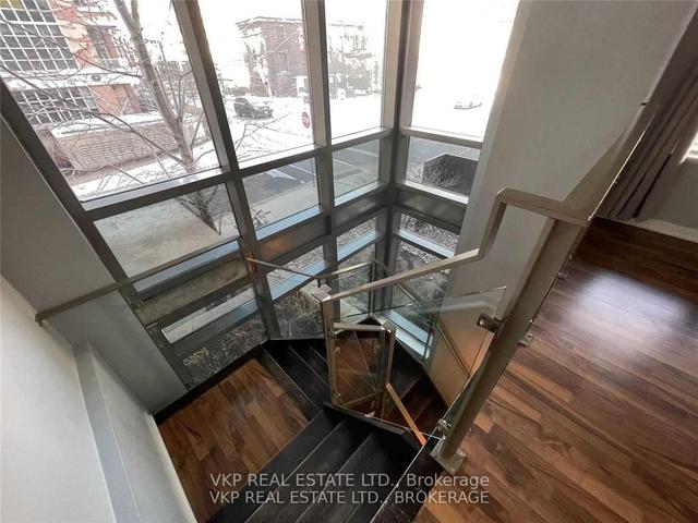 th 111 - 59 East Liberty St, Townhouse with 1 bedrooms, 2 bathrooms and 1 parking in Toronto ON | Image 2