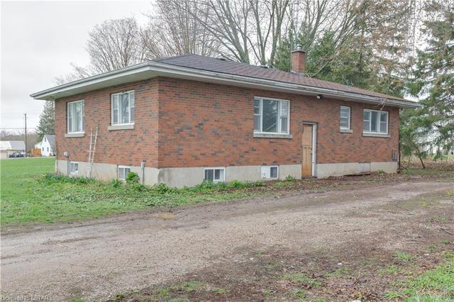 861 Penetanguishene Road, House detached with 3 bedrooms, 1 bathrooms and 8 parking in Oro Medonte ON | Image 3