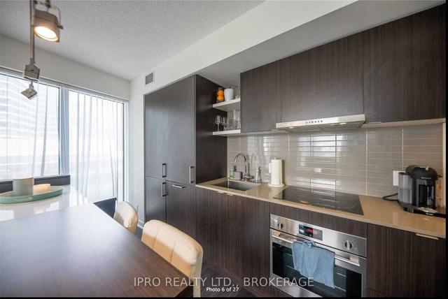1202 - 100 Harbour St, Condo with 2 bedrooms, 2 bathrooms and 0 parking in Toronto ON | Image 2