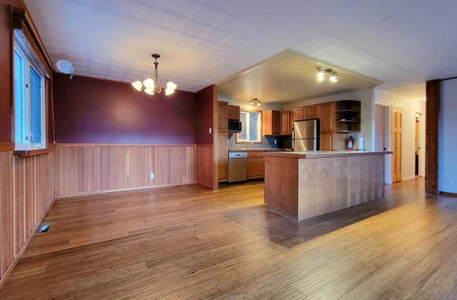 5182 Columbia River Road, House detached with 4 bedrooms, 2 bathrooms and null parking in East Kootenay F BC | Image 1