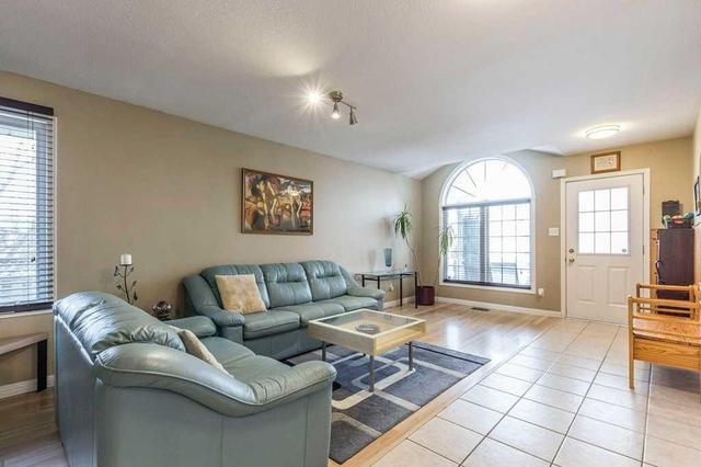 80 Milson Cres, House detached with 3 bedrooms, 2 bathrooms and 2 parking in Guelph ON | Image 4