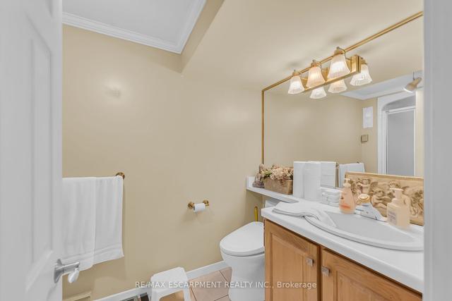 1 Redwood Crt, House detached with 3 bedrooms, 2 bathrooms and 6 parking in Hamilton ON | Image 24