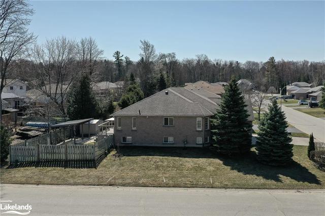 49 Riverdale Drive, House detached with 4 bedrooms, 3 bathrooms and null parking in Wasaga Beach ON | Image 26