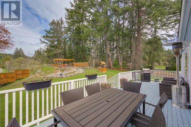 4850 Elk Rd, House detached with 4 bedrooms, 2 bathrooms and 8 parking in Saanich BC | Image 15