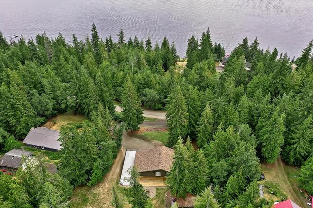 4365 Copper Cove Road, House detached with 3 bedrooms, 2 bathrooms and null parking in Columbia Shuswap F BC | Image 1