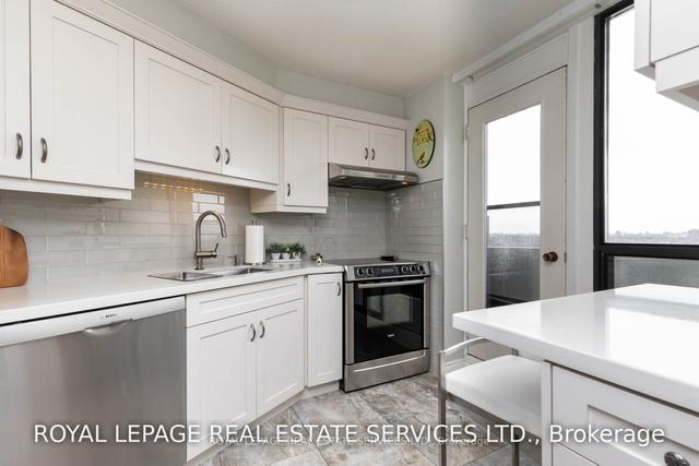 ph 40 - 300 Mill Rd, Condo with 3 bedrooms, 2 bathrooms and 2 parking in Toronto ON | Image 2