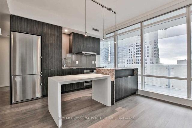 2110 - 1 Bloor St E, Condo with 2 bedrooms, 2 bathrooms and 0 parking in Toronto ON | Image 11