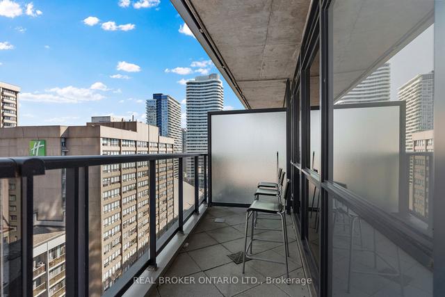 2208 - 25 Carlton St, Condo with 1 bedrooms, 1 bathrooms and 0 parking in Toronto ON | Image 17