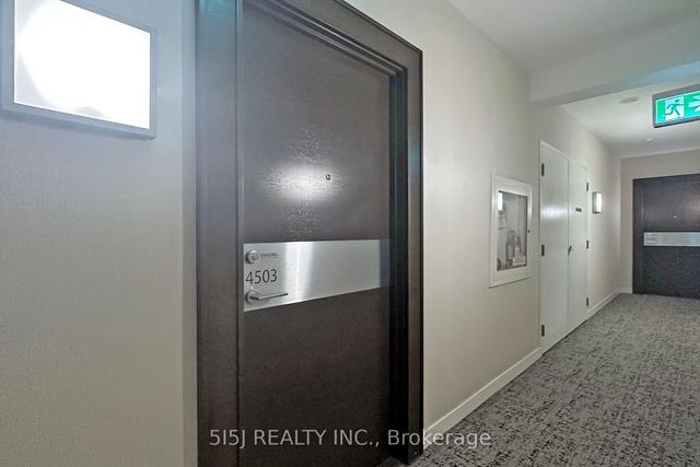 4503 - 21 Iceboat Terr, Condo with 1 bedrooms, 1 bathrooms and 1 parking in Toronto ON | Image 16