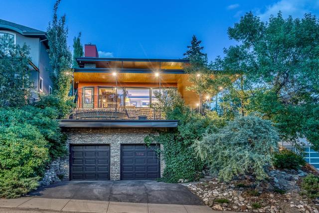 1316 17a Street Nw, House detached with 6 bedrooms, 3 bathrooms and 3 parking in Calgary AB | Image 1
