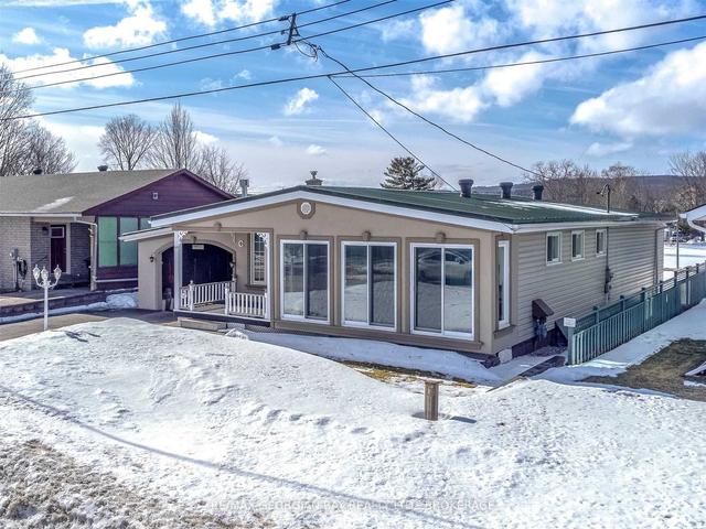 66 Peel St, House detached with 2 bedrooms, 2 bathrooms and 6 parking in Penetanguishene ON | Image 12