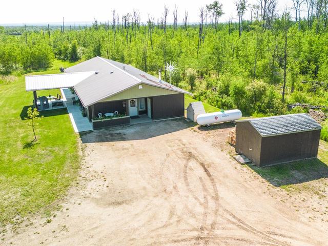 31073 Twp Rd 744, House detached with 3 bedrooms, 2 bathrooms and null parking in Grande Prairie County No. 1 AB | Image 2
