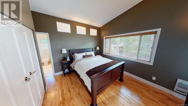 3033 North Rd, House detached with 2 bedrooms, 2 bathrooms and 6 parking in Nanaimo B BC | Image 12