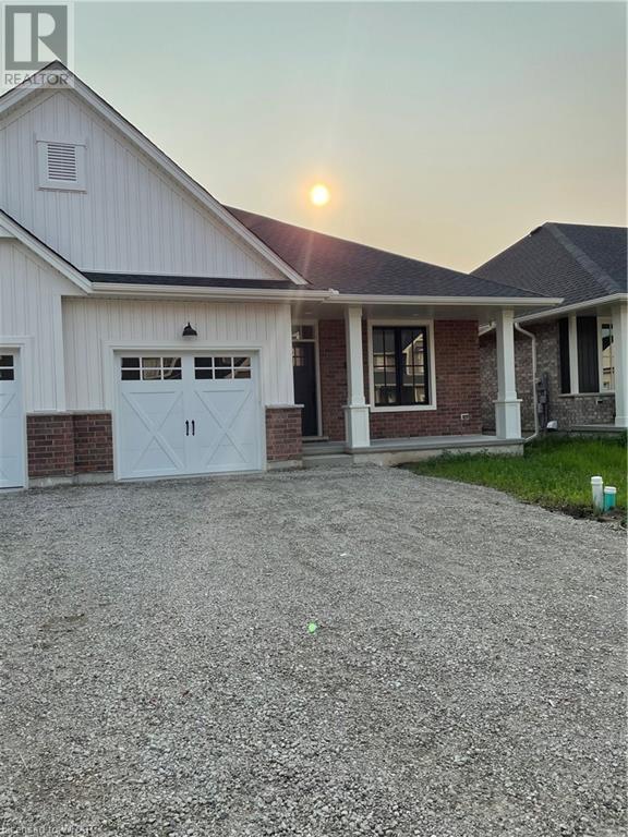 102 Livingston Drive, House attached with 3 bedrooms, 3 bathrooms and null parking in Tillsonburg ON | Image 1