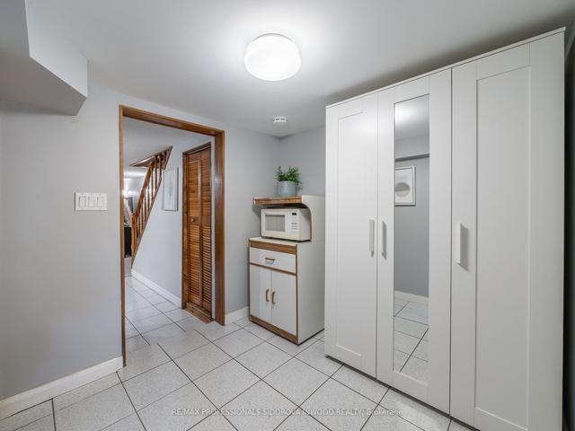 122 Margueretta St, House semidetached with 5 bedrooms, 2 bathrooms and 2 parking in Toronto ON | Image 22