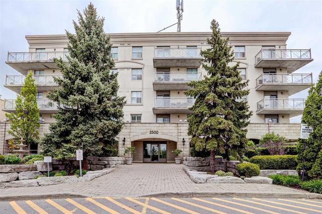 206 - 2500 Rutherford Rd, Condo with 2 bedrooms, 2 bathrooms and 1 parking in Vaughan ON | Image 1