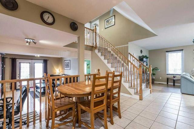 80 Milson Cres, House detached with 3 bedrooms, 2 bathrooms and 2 parking in Guelph ON | Image 6