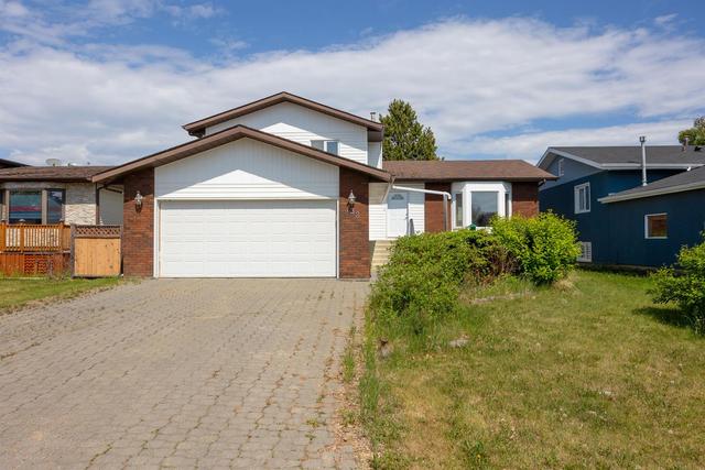 132 Berens Place, House detached with 4 bedrooms, 3 bathrooms and 4 parking in Wood Buffalo AB | Image 1