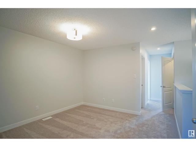 2403 Trumpeter Wy Nw, House detached with 3 bedrooms, 2 bathrooms and null parking in Edmonton AB | Image 14