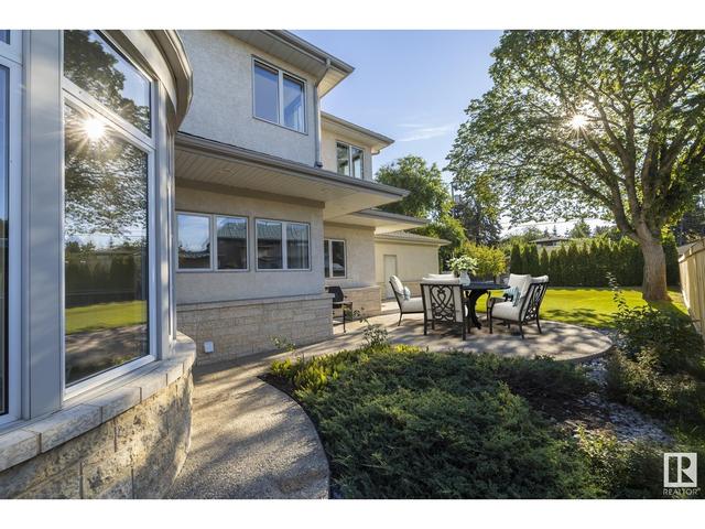 9009 Saskatchewan Dr Nw, House detached with 5 bedrooms, 4 bathrooms and null parking in Edmonton AB | Image 4