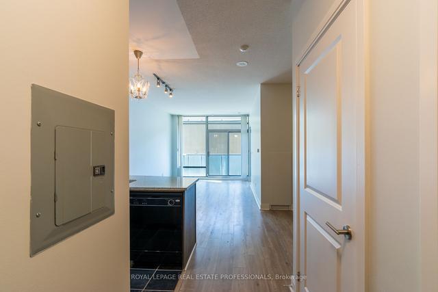 205 - 21 Scollard St, Condo with 1 bedrooms, 1 bathrooms and 0 parking in Toronto ON | Image 3