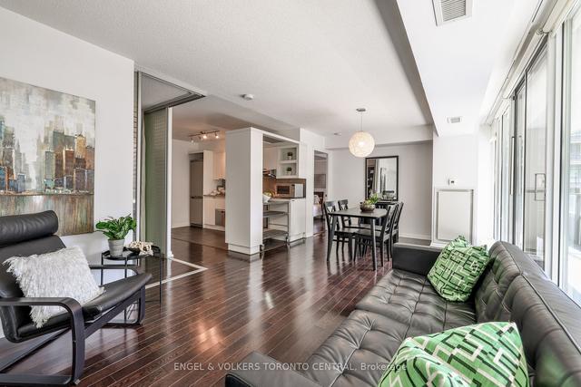 733 - 111 Elizabeth St, Condo with 2 bedrooms, 2 bathrooms and 1 parking in Toronto ON | Image 7