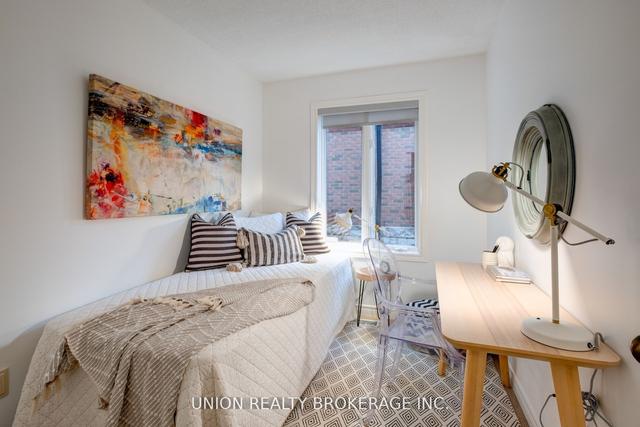 th16 - 228 St George St, Townhouse with 2 bedrooms, 1 bathrooms and 1 parking in Toronto ON | Image 15