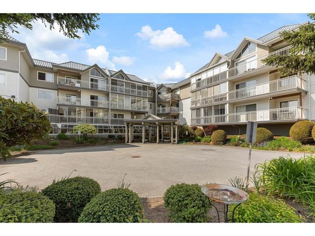 309 - 31930 Old Yale Road, Condo with 2 bedrooms, 2 bathrooms and 1 parking in Abbotsford BC | Image 2