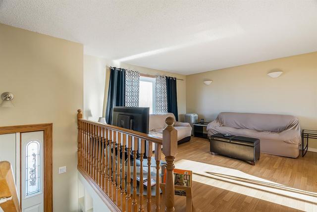609 Beacon Hill Drive, House detached with 4 bedrooms, 2 bathrooms and 4 parking in Wood Buffalo AB | Image 2