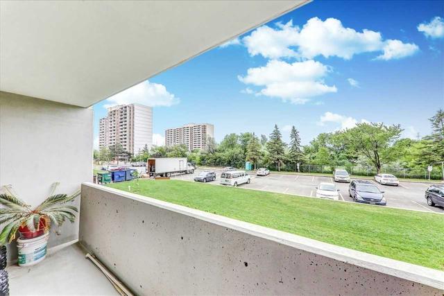 208 - 301 Prudential Dr, Condo with 3 bedrooms, 2 bathrooms and 1 parking in Toronto ON | Image 9