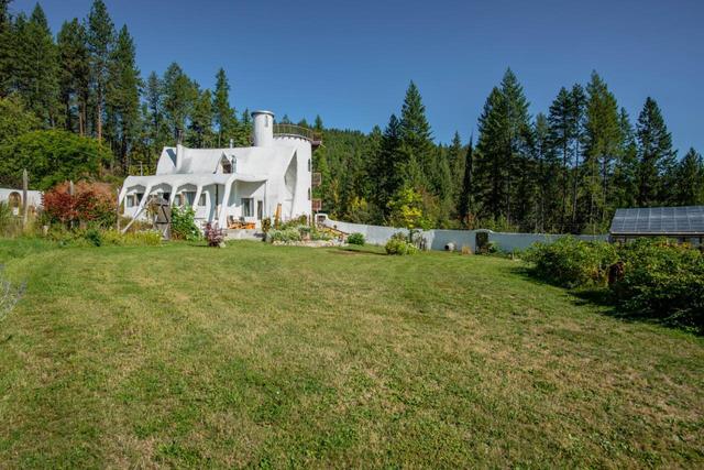 1450 Stewart Creek Road, House detached with 3 bedrooms, 5 bathrooms and null parking in Kootenay Boundary C BC | Image 26