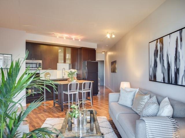 901 - 1 Shaw St, Condo with 1 bedrooms, 1 bathrooms and 1 parking in Toronto ON | Image 3