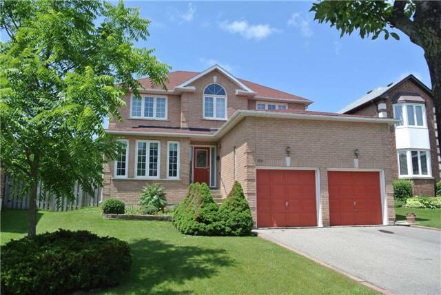 674 Shanahan Blvd, House detached with 4 bedrooms, 3 bathrooms and 2 parking in Newmarket ON | Image 2