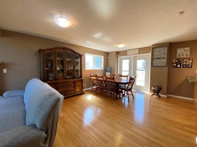 121 - 46139 Rr 205, House detached with 4 bedrooms, 3 bathrooms and null parking in Camrose County AB | Image 12