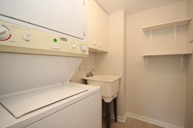 206 - 2500 Rutherford Rd, Condo with 2 bedrooms, 2 bathrooms and 1 parking in Vaughan ON | Image 2