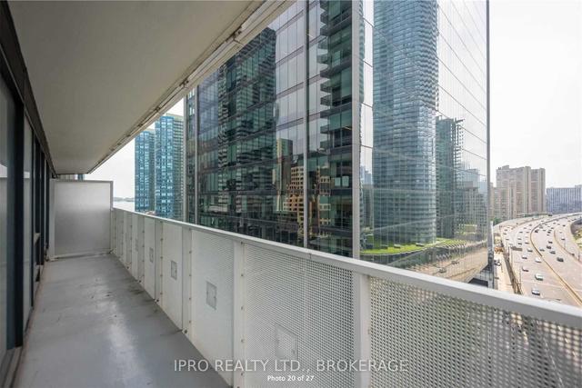 1202 - 100 Harbour St, Condo with 2 bedrooms, 2 bathrooms and 0 parking in Toronto ON | Image 16