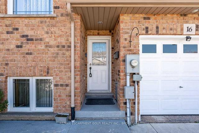 16 Marshall Lane, House attached with 2 bedrooms, 3 bathrooms and 5 parking in St. Catharines ON | Image 23