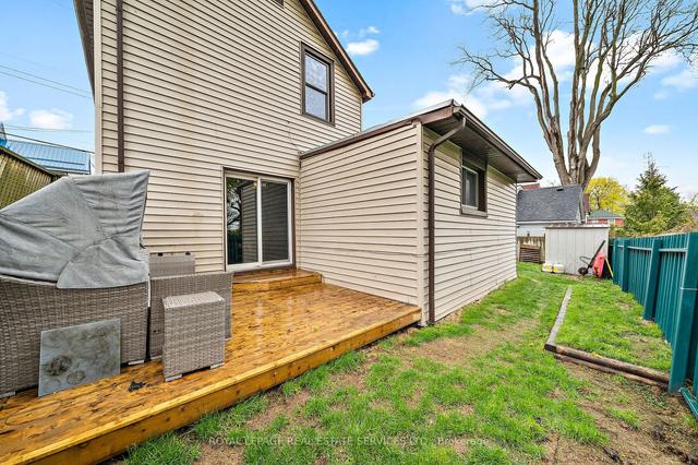 13 Woodbine Cres, House detached with 3 bedrooms, 2 bathrooms and 1 parking in Hamilton ON | Image 13
