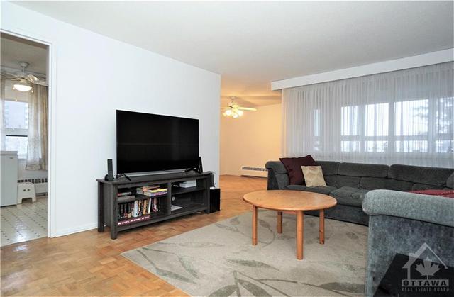 303 - 1356 Meadowlands Drive E, Condo with 2 bedrooms, 1 bathrooms and 1 parking in Ottawa ON | Image 8
