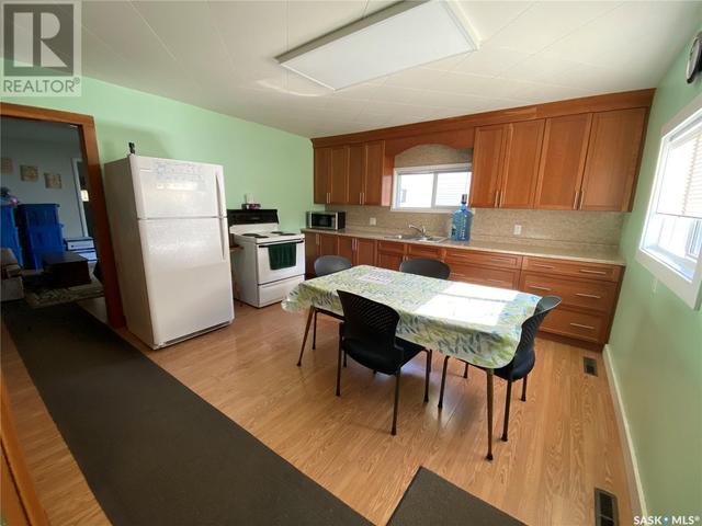 802 Chartier Street, House detached with 2 bedrooms, 1 bathrooms and null parking in Whitewood SK | Image 11