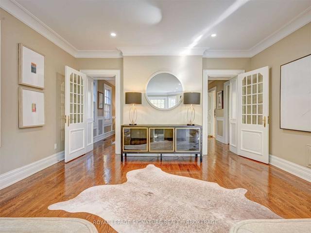 70 Clarendon Ave, House detached with 5 bedrooms, 6 bathrooms and 5 parking in Toronto ON | Image 29