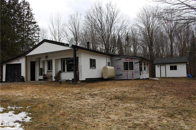 9828 Highway 118, House detached with 1 bedrooms, 1 bathrooms and 9 parking in Algonquin Highlands ON | Image 20