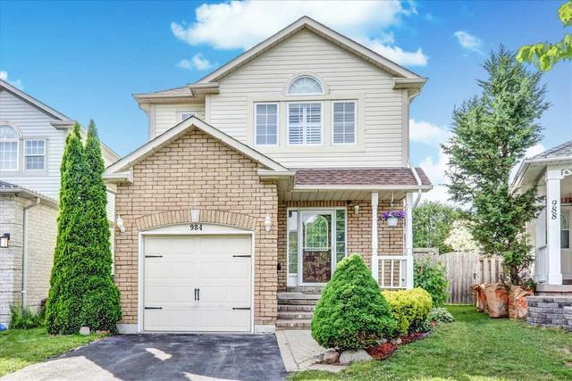 984 Grandlea Crt, House detached with 3 bedrooms, 3 bathrooms and 3 parking in Oshawa ON | Image 1