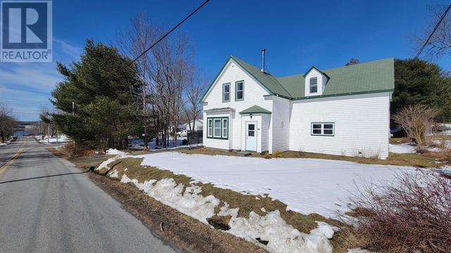 187 Brooklyn Shore Road, House detached with 3 bedrooms, 1 bathrooms and null parking in Queens NS | Image 3