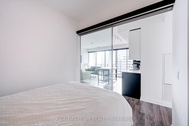 2410 - 20 Edward St, Condo with 3 bedrooms, 2 bathrooms and 1 parking in Toronto ON | Image 16