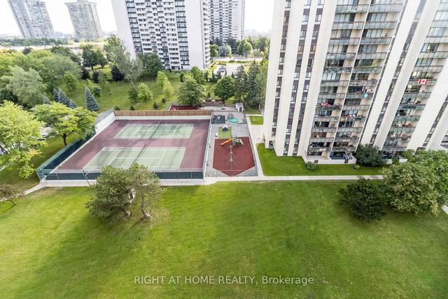 1411 - 177 Linus Rd, Condo with 2 bedrooms, 2 bathrooms and 1 parking in Toronto ON | Image 27