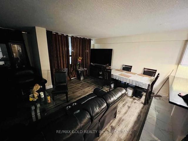 208 - 200 Lotherton Ptwy, Condo with 2 bedrooms, 1 bathrooms and 1 parking in Toronto ON | Image 3