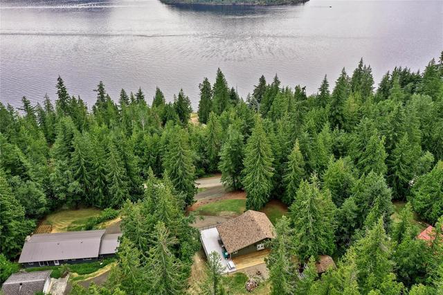 4365 Copper Cove Road, House detached with 3 bedrooms, 2 bathrooms and null parking in Columbia Shuswap F BC | Image 35